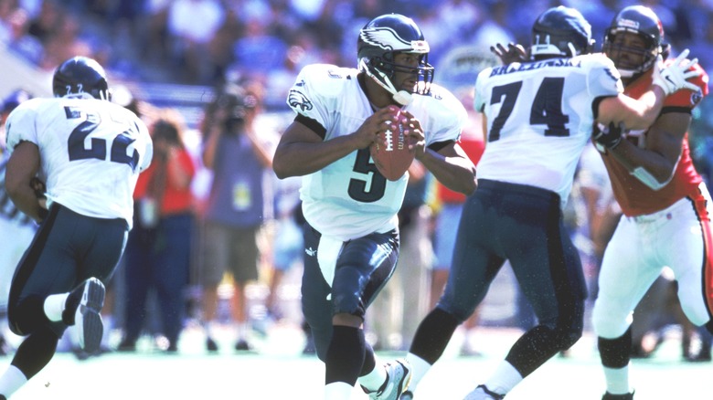 Donovan McNabb running with ball