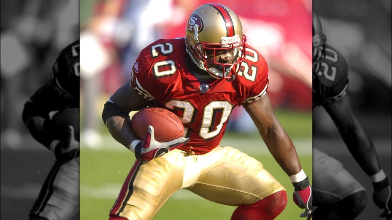 Garrison Hearst running with ball