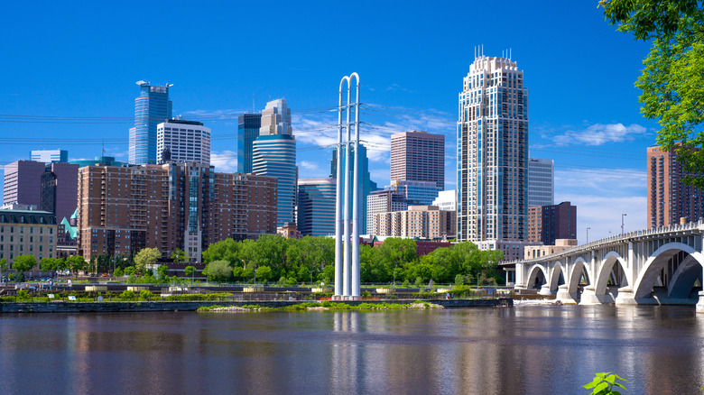 Sunny Minneapolis skyline 