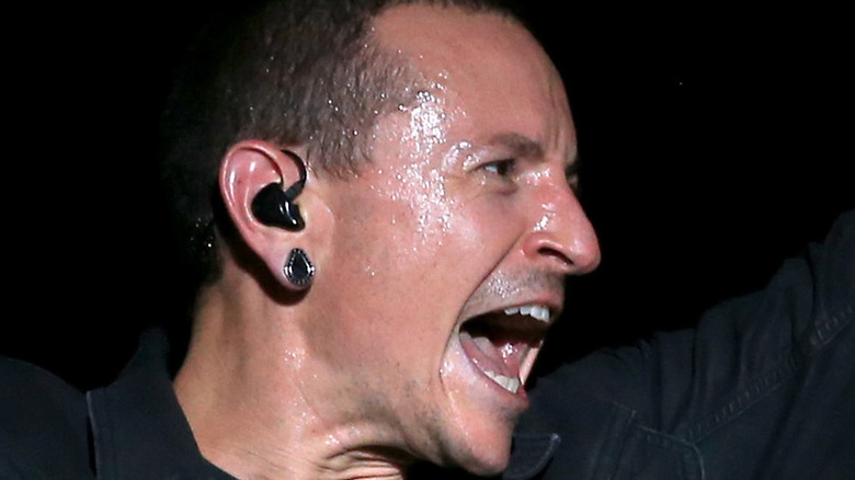 Chester Bennington screaming