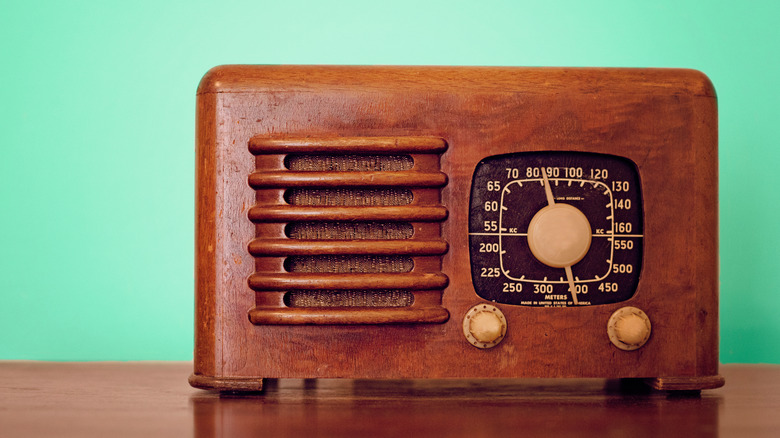 a 1920s radio