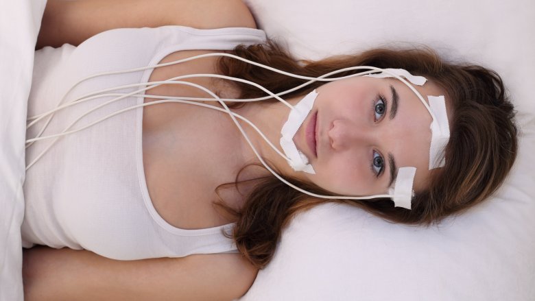 woman brainwaves subject test sleep