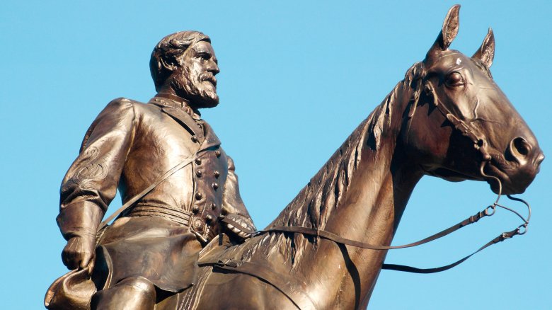 robert e lee statue