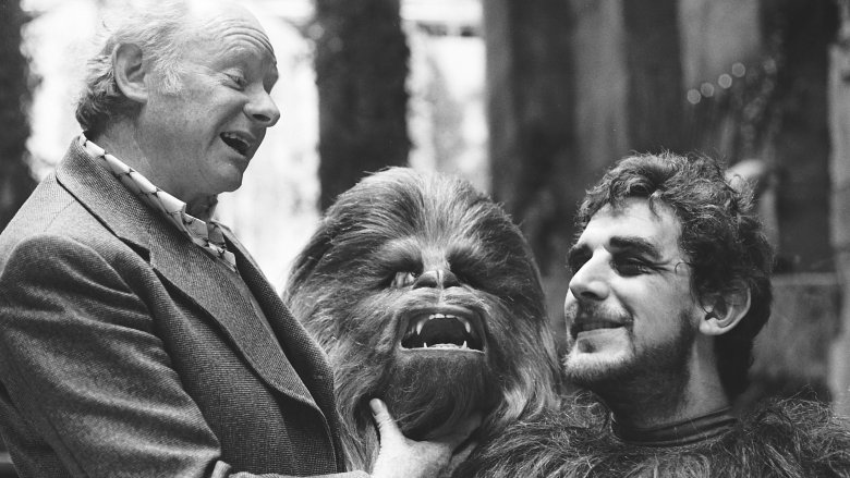 Peter Mayhew behind the scenes on Star Wars