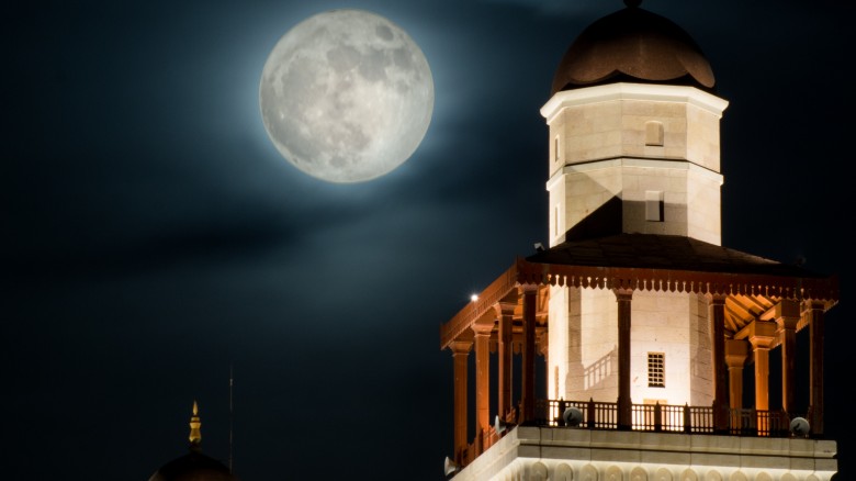 mosque moon