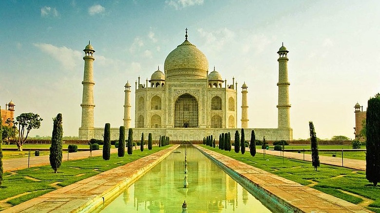 Exterior picture of the Taj Mahal