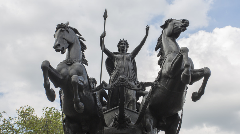 Statue of Boudicca with leaping horses