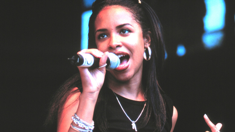 Aaliyah performing