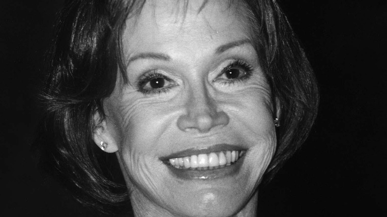 mary tyler moore smiling