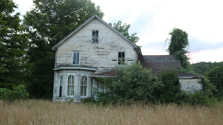 creepy, rundown house