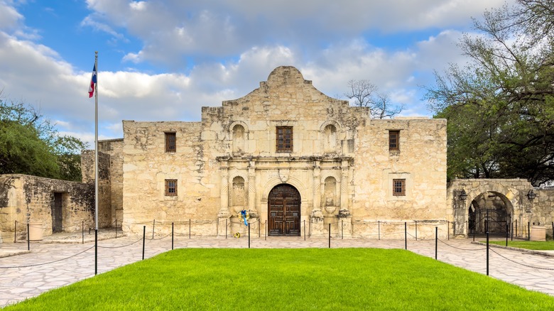 Front of the Alamo with flagpole