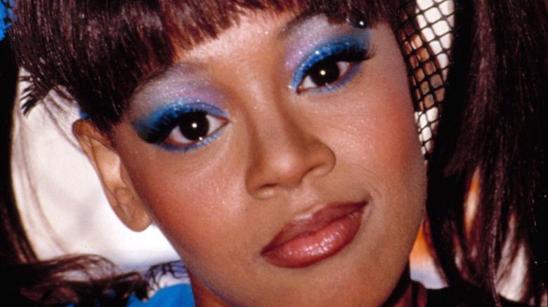 Lisa "Left Eye" Lopes blue eyeshadow