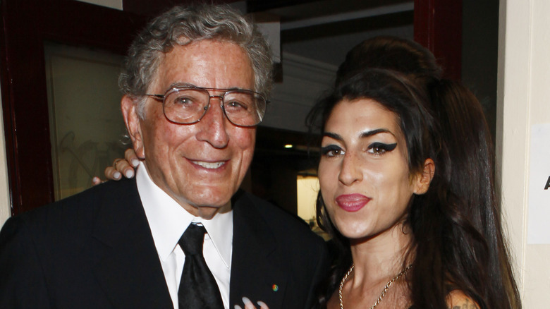 tony bennett as amy winehouse embraces him