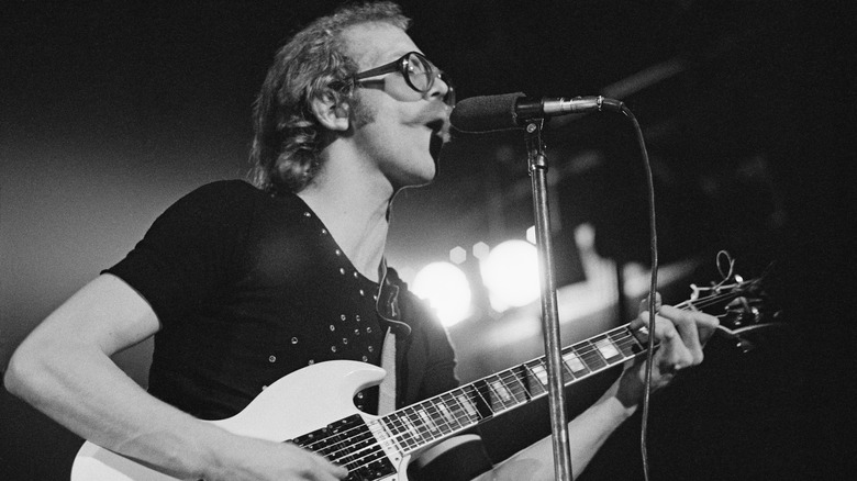 Bob Welch singing