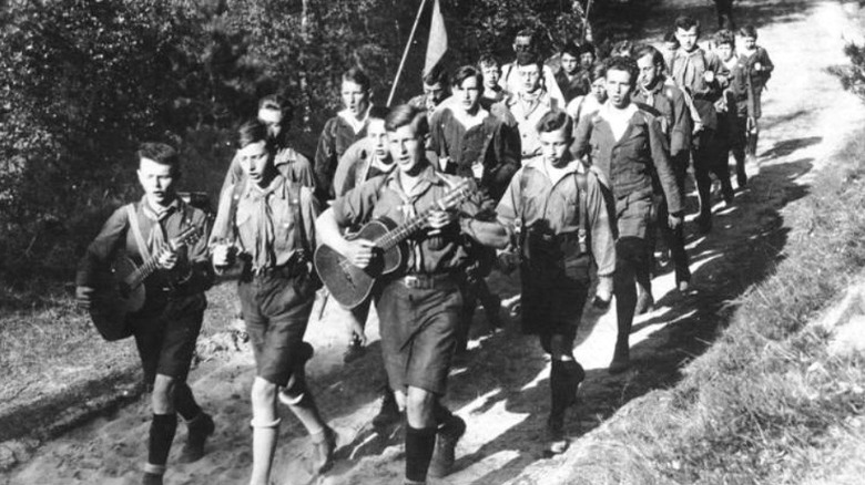 Wandervogel youth marching