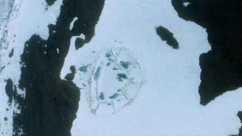 Mysterious Antarctica oval