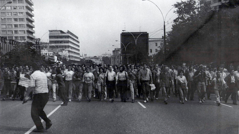 Russian protestors on street