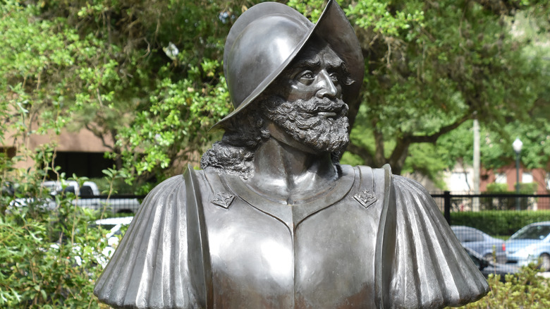 Alvar Nunez Cabeza de Vaca statue