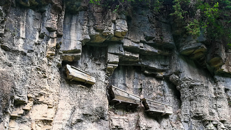 Chinese hanging coffins