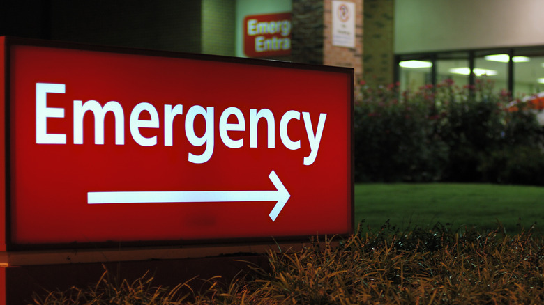 emergency room sign