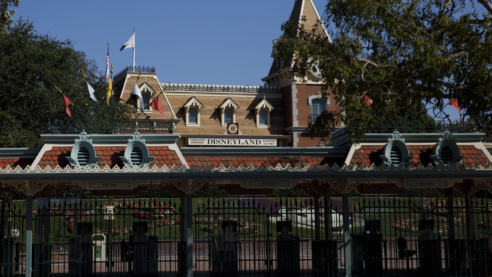 Here's How Many People Have Died At Disneyland