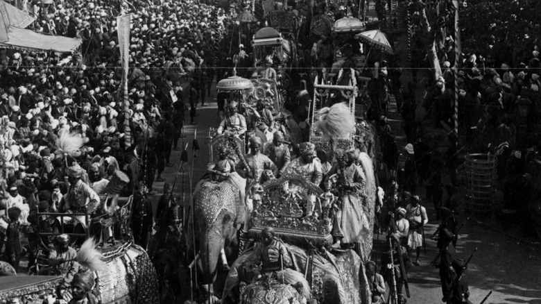 Here's How Tall The Giants Of Kashmir Really Were - Grunge