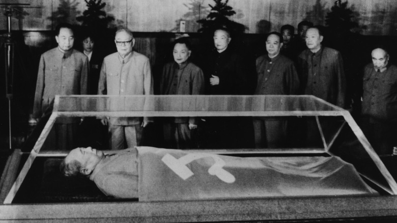 Mao Zedong body 