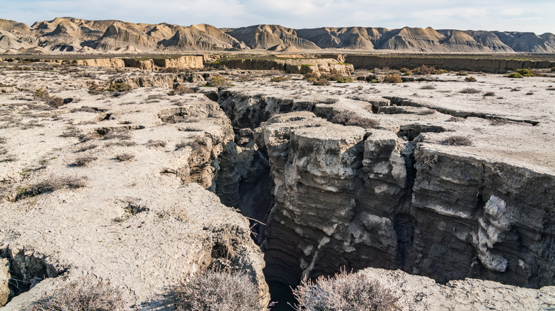 earthquake cutting the planet in half