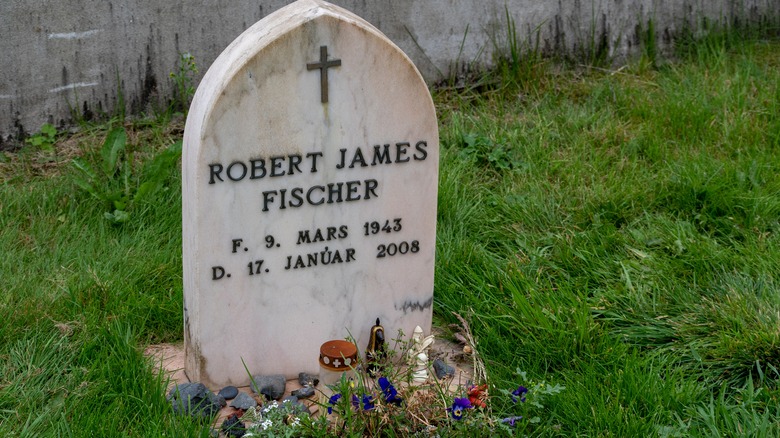 bobby fischer's grave