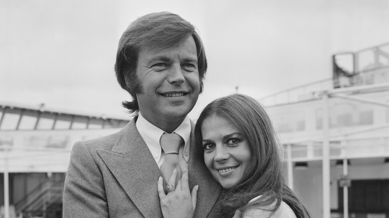 Natalie Wood hugs Robert Wagner