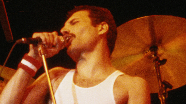 Freddie Mercury singing