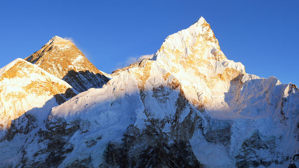 mount everest summit sunset