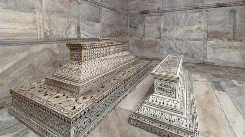 Tombs in the Taj Mahal