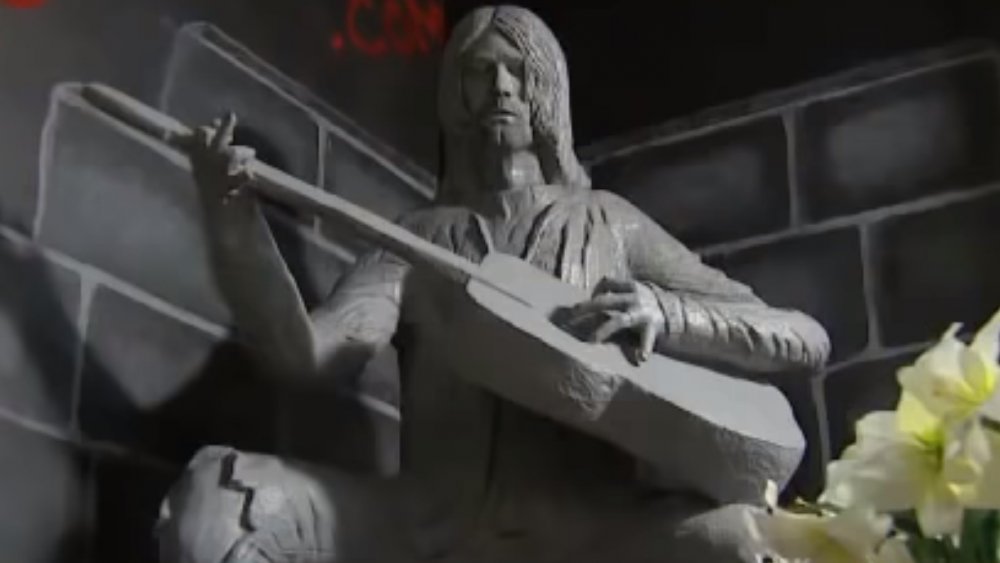 Kurt Cobain statue