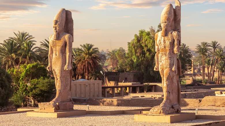 statues valley of the kings