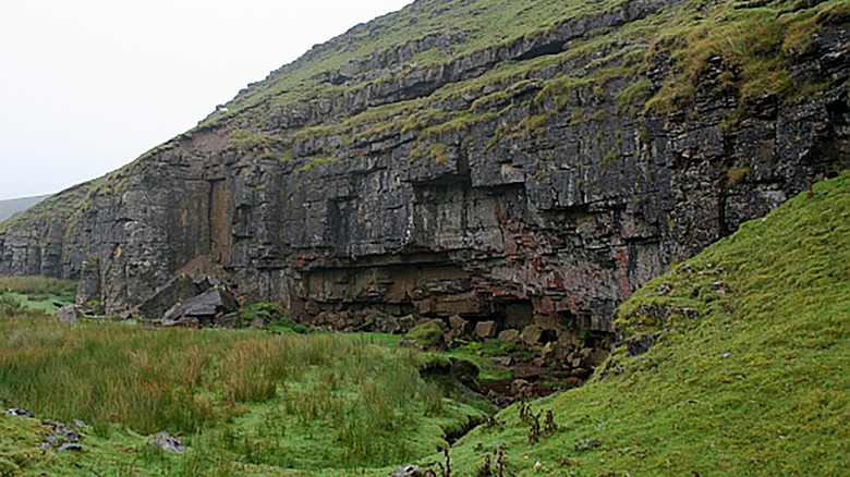 The entrance to Mossdale Caverns.