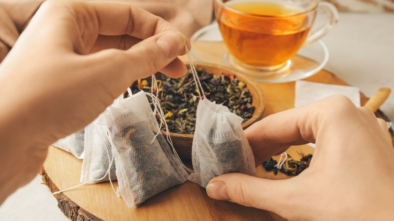 Creating a bag of brew-ready tea