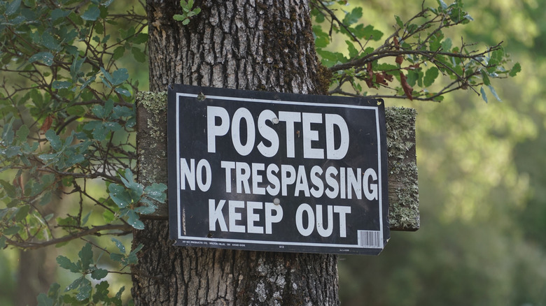 No trespassing sign