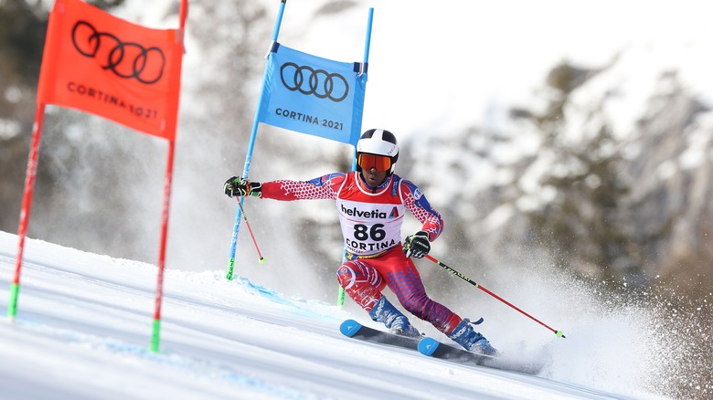 Richardson Viano competing skiing