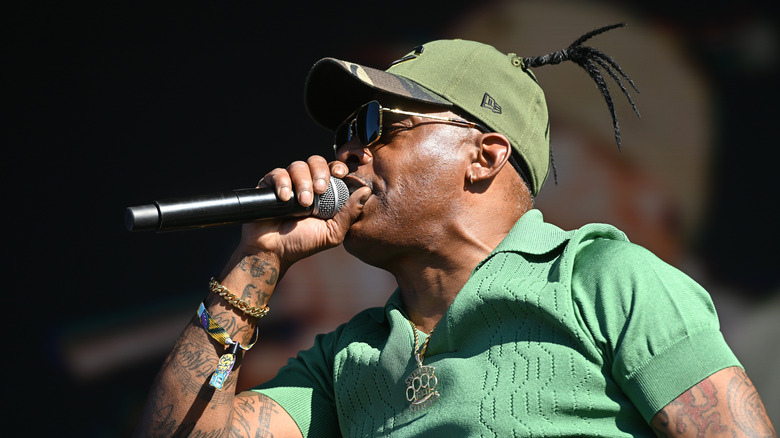 Coolio performing in 2022