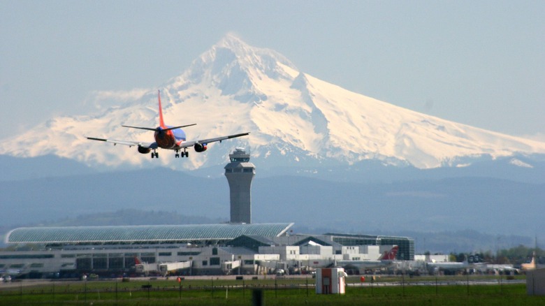 A plane landing in Portland, Oregon