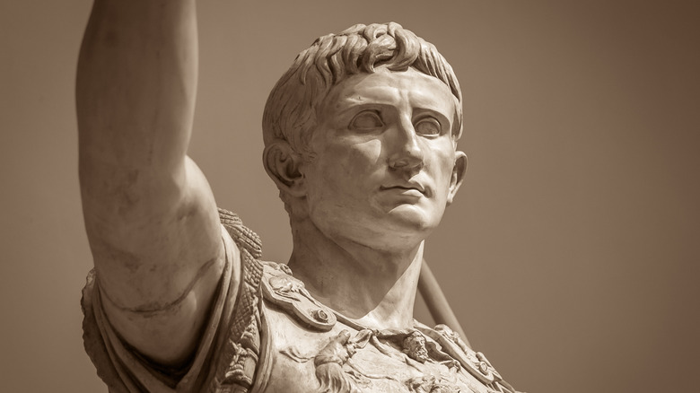 julius caesar statue