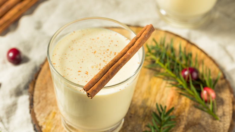 Eggnog on wooden platter