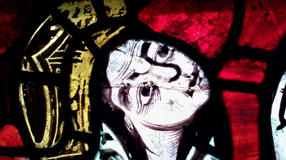 Eleanor of Aquitaine in stained glass, Poitiers cathedral