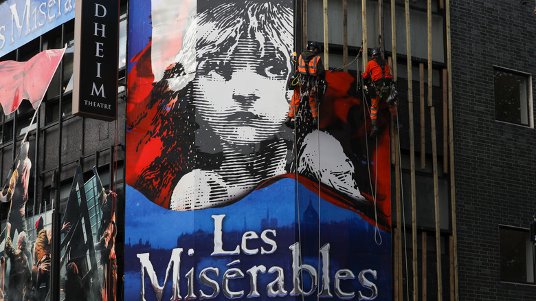 les miserables sign in london