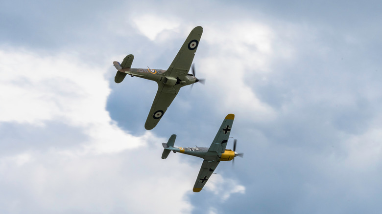 a WWII memorial aerial performance