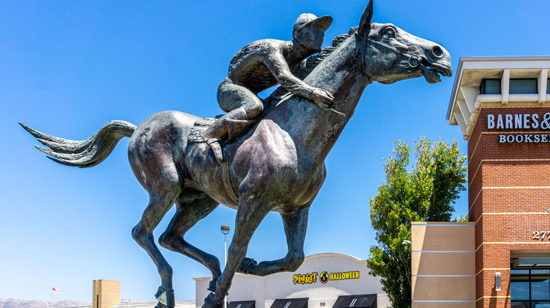 a monument to seabiscuit