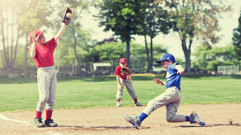 Kids at baseball game