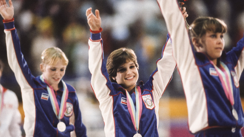 Mary Lou Retton arms up