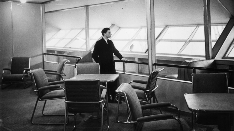 Interior of Hindenburg passenger 